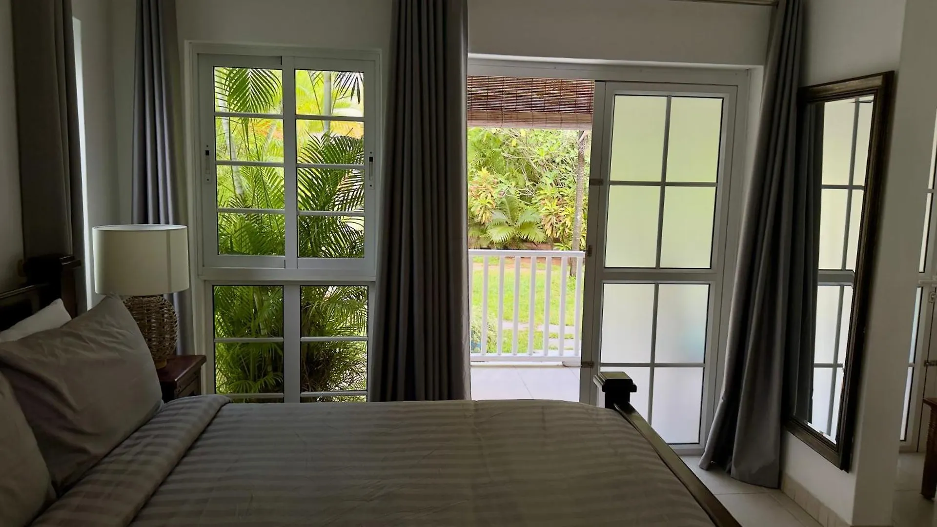 Bord Mer Villa Beau Vallon